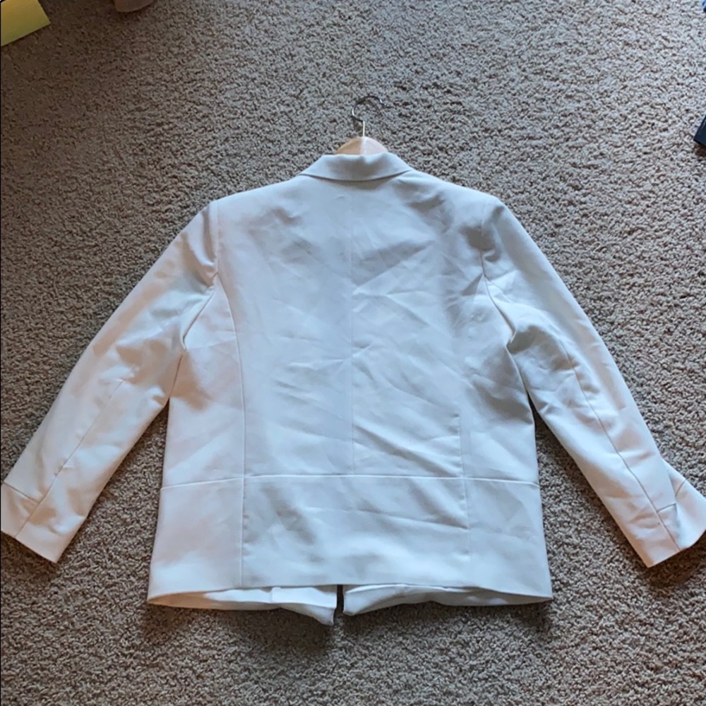 Twik White Blazer - Picture 5 of 9